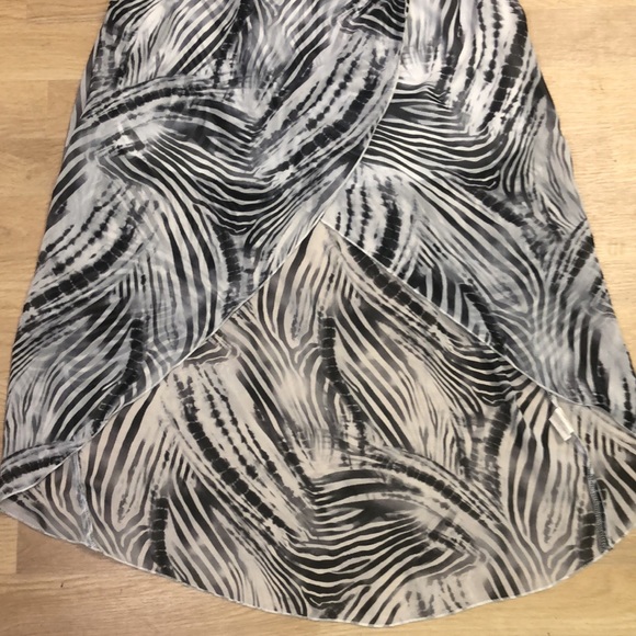 Trendyland Zebra strapless dress size medium - Picture 11 of 14